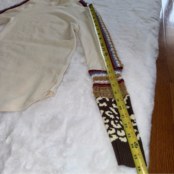 NWOT Size XS Free People Cream Knit Top Thermal Switch it Up Patterned Sleeves - Picture 4 of 5